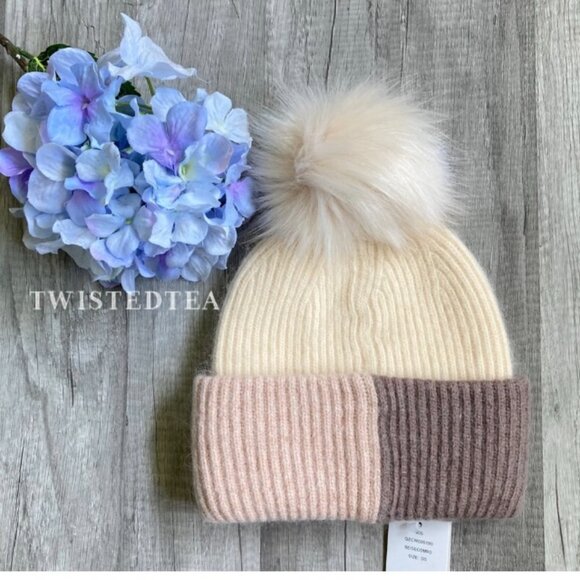 🤩NWT gorgeous embellished rhinestone color block winter hat with puff women - Picture 3 of 6